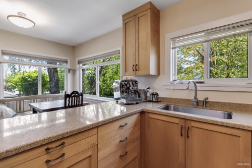 4 46Th Avenue E, Vancouver, BC 