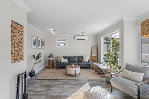 10-3459 River Road, Delta, BC - Indoor Photo Showing Living Room