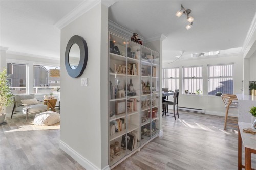 10-3459 River Road, Delta, BC - Indoor