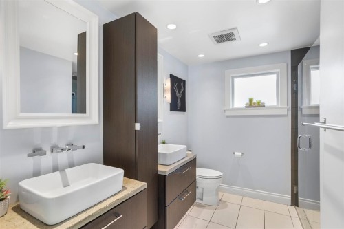 10-3459 River Road, Delta, BC - Indoor Photo Showing Bathroom
