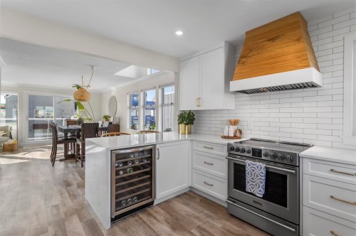 10-3459 River Road, Delta, BC - Indoor Photo Showing Kitchen With Upgraded Kitchen
