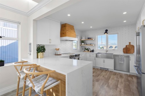 10-3459 River Road, Delta, BC - Indoor Photo Showing Kitchen With Upgraded Kitchen