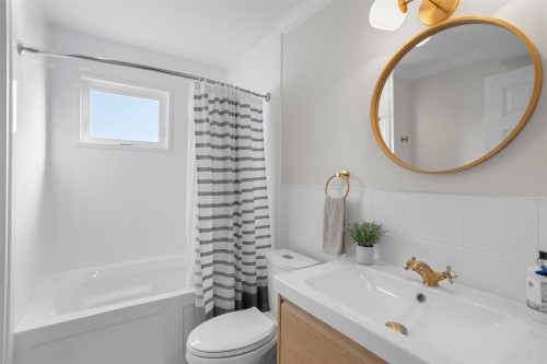 10-3459 River Road, Delta, BC - Indoor Photo Showing Bathroom