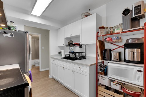 105-975 Broadway E, Vancouver, BC 
