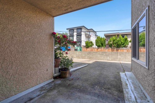105-975 Broadway E, Vancouver, BC 