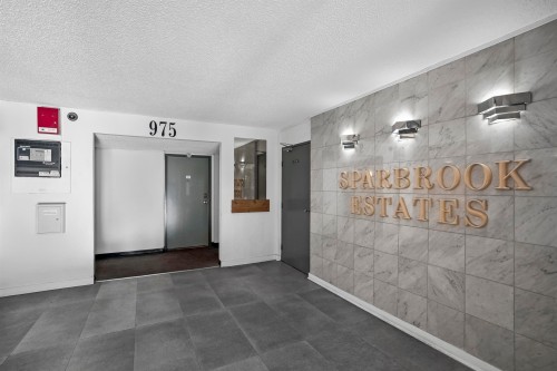 105-975 Broadway E, Vancouver, BC 