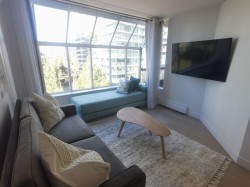 806-1330 Burrard Street  Vancouver, BC V6Z 2B8