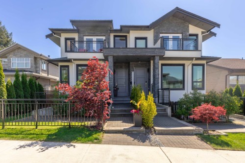 215 22Nd Street E, North Vancouver, BC 