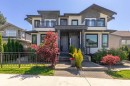215 22Nd Street E, North Vancouver, BC 