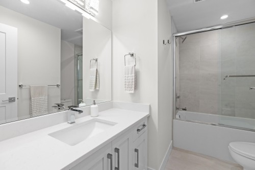 215 22Nd Street E, North Vancouver, BC 