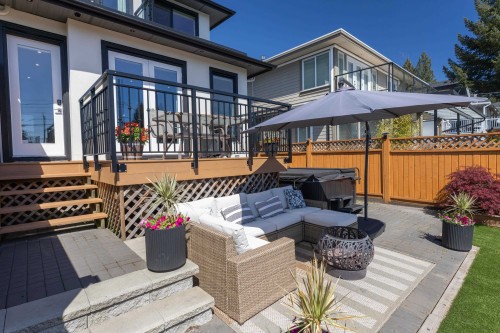 215 22Nd Street E, North Vancouver, BC 