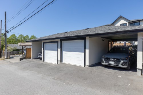 215 22Nd Street E, North Vancouver, BC 