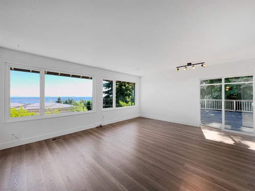1040 Crestline Road, West Vancouver, BC 