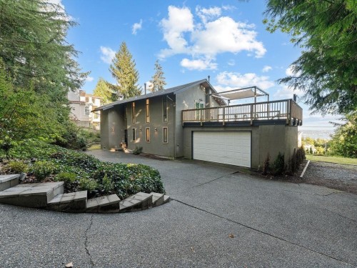 1040 Crestline Road, West Vancouver, BC 