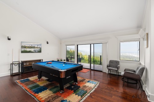 1521 Chartwell Drive, West Vancouver, BC 