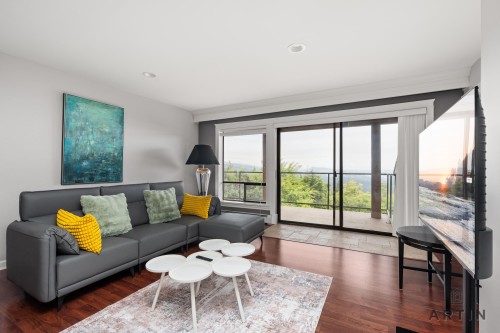 1521 Chartwell Drive, West Vancouver, BC 