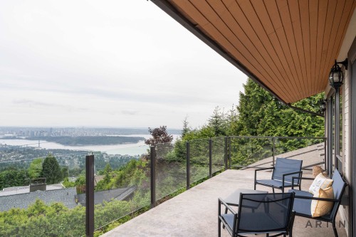 1521 Chartwell Drive, West Vancouver, BC 