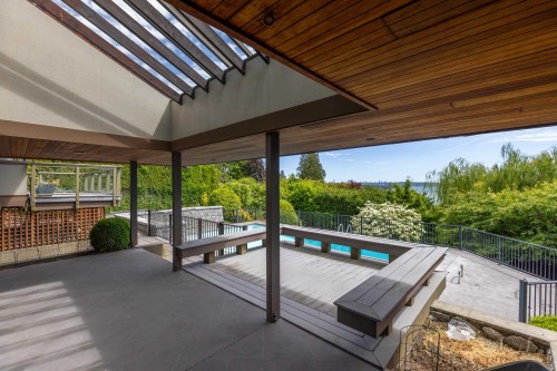 2370 Queens Avenue, West Vancouver, BC 