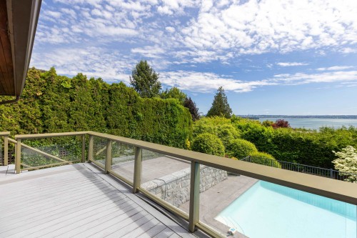 2370 Queens Avenue, West Vancouver, BC 