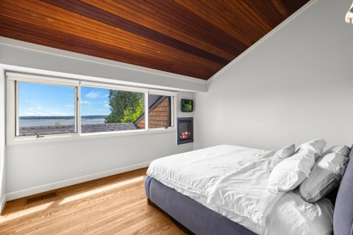 2370 Queens Avenue, West Vancouver, BC 
