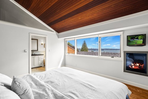 2370 Queens Avenue, West Vancouver, BC 