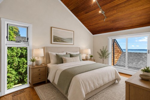 2370 Queens Avenue, West Vancouver, BC 