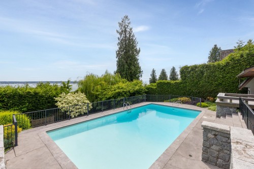 2370 Queens Avenue, West Vancouver, BC 