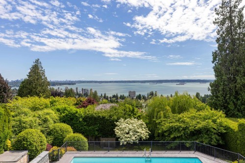 2370 Queens Avenue, West Vancouver, BC 