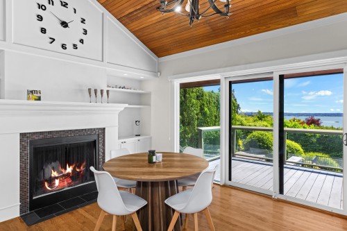 2370 Queens Avenue, West Vancouver, BC 
