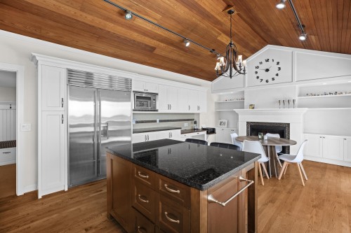 2370 Queens Avenue, West Vancouver, BC 