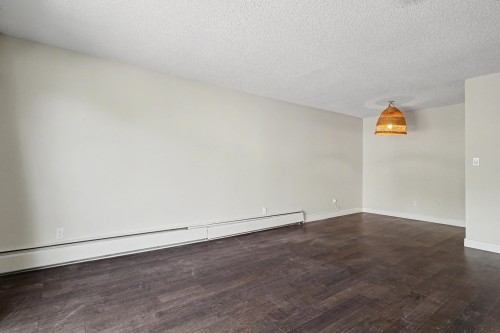 203-1611 3Rd Avenue E, Vancouver, BC - Indoor Photo Showing Other Room