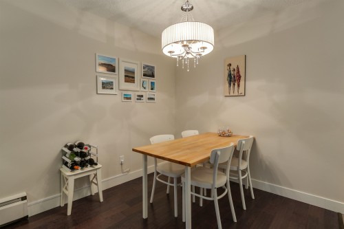 203-1611 3Rd Avenue E, Vancouver, BC - Indoor Photo Showing Dining Room