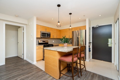 206-2832 Capilano Road, North Vancouver, BC 