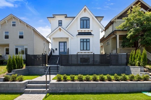 2-62 21St Avenue E, Vancouver, BC 