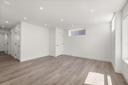 2-62 21St Avenue E, Vancouver, BC 