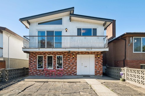 2047 52Nd Avenue E, Vancouver, BC 