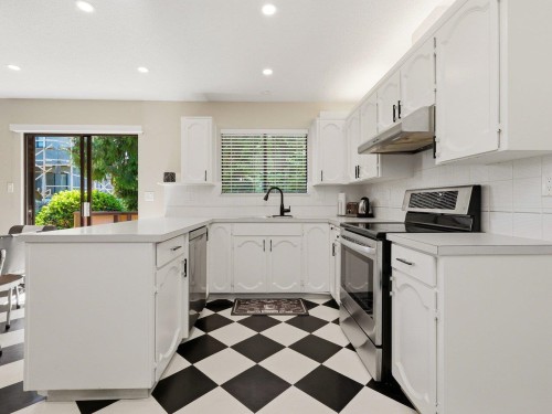 1390 Eastlawn Drive, Burnaby, BC - Indoor Photo Showing Kitchen