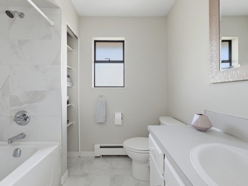 1390 Eastlawn Drive, Burnaby, BC - Indoor Photo Showing Bathroom