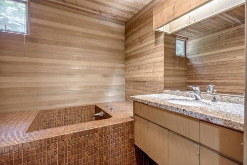 5225 Coombe Lane, Belcarra, BC - Indoor Photo Showing Bathroom