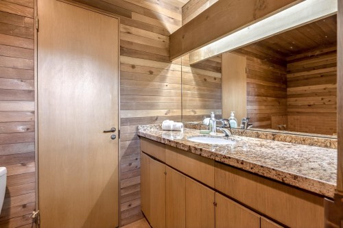 5225 Coombe Lane, Belcarra, BC - Indoor Photo Showing Bathroom
