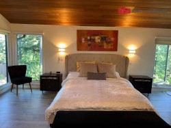5620 Larson Place Vancouver, BC V7W 1S4