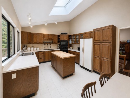 1498 Chamberlain Drive, North Vancouver, BC 