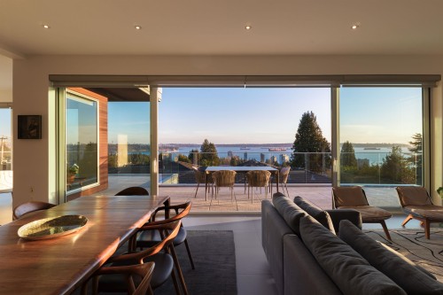 1715 22nd Street  West Vancouver, BC V7V 4E4