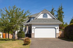 654 Walnut Place  Coquitlam, BC V3J 7T5
