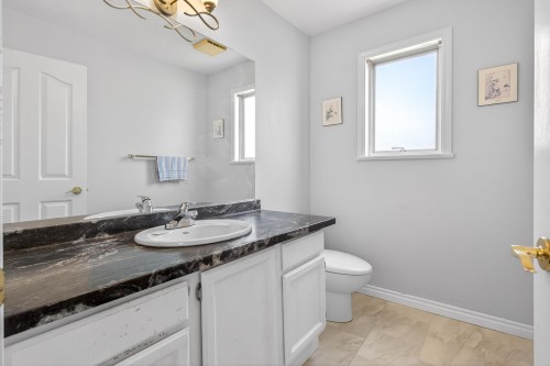 654 Walnut Place, Coquitlam, BC 