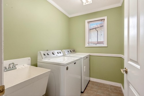 654 Walnut Place, Coquitlam, BC 