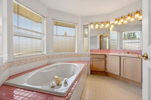 654 Walnut Place, Coquitlam, BC 
