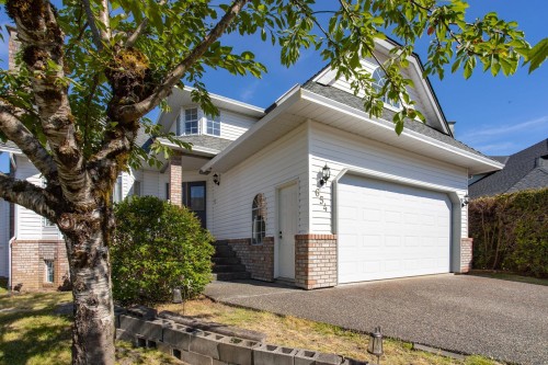 654 Walnut Place, Coquitlam, BC 