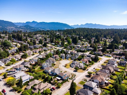 654 Walnut Place, Coquitlam, BC 