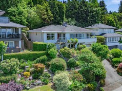 870 Leyland Street  West Vancouver, BC V7T 2L4